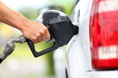 با این ۱۰ روش در مصرف بنزین صرفه‌جویی کنید!