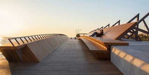 این پل عابر پیاده برای تماشای غروب آفتاب ساخته شده است!