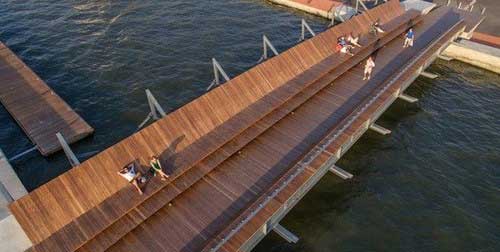 این پل عابر پیاده برای تماشای غروب آفتاب ساخته شده است!