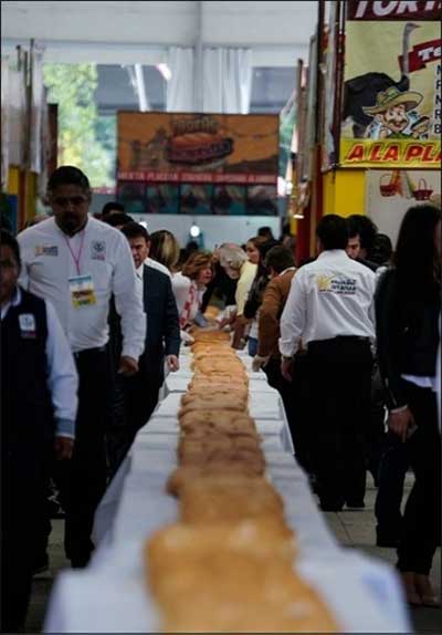 تهیه ساندویچ 67 متری در مکزیک!/ببینید