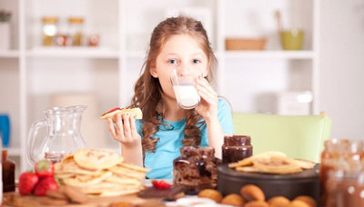 چرا باید به کودکمان صبحانه بدهیم؟