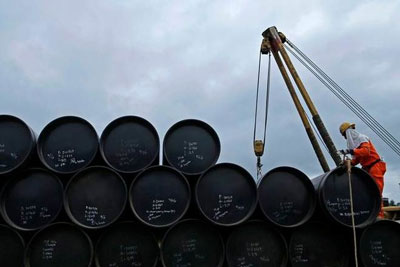 نفت در بالاترین قیمت دو هفته اخیر ایستاد