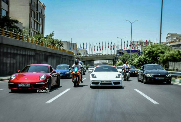 خودروهای گرانقیمت آلمانی در خیابان‌های تهران