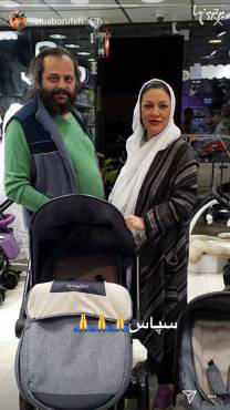 خانم بازیگر و همسرش مشغول خرید برای کوچولوی در راهشان