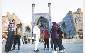 گردشگران عراقی از ایران طلا می خرند، ترک ها پوشاک !