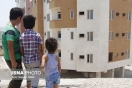 در هر خانه چند نفر زندگی میکنند؟ در هر خانه چند نفر زندگی میکنند؟