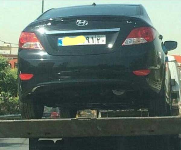 پلاک نصب شده ایران 20 بر روی اولین خودرو