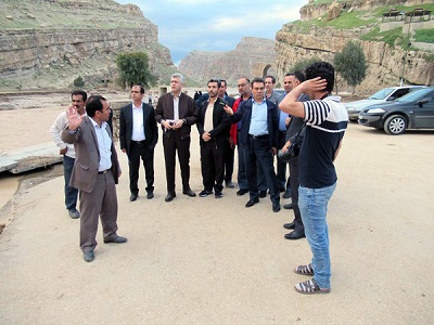 بازدید مدیرعامل بانک ملت از مناطق سیل زده استان لرستان