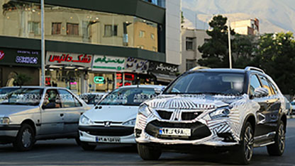 خودرو شاسی بلند جدید در خیابان های تهران