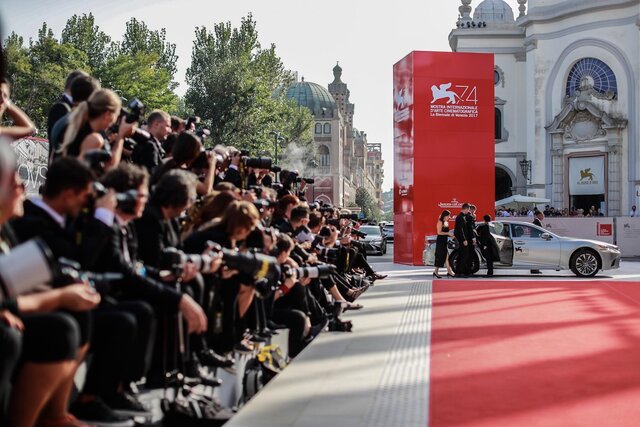 فرش قرمز جشنواره «ونیز» برای استقبال از سینما