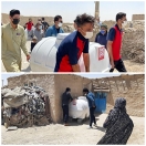 توزیع مخازن هزار لیتری آب در روستای کندوکه بخش هیرمند سیستان و بلوچستان توزیع مخازن هزار لیتری آب در روستای کندوکه بخش هیرمند سیستان و بلوچستان