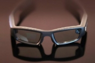 عینکی برای ناشنوایان اختراع شد