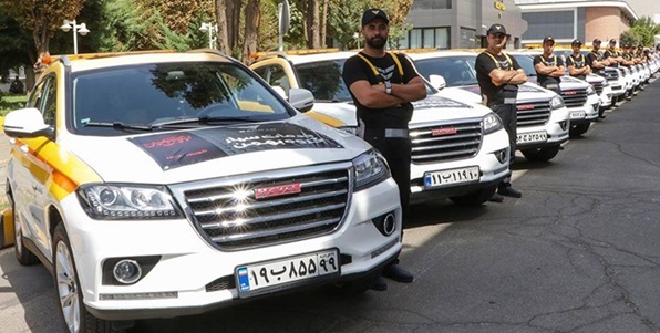 استقرار خودروهای امدادی گروه بهمن در مسیرهای منتهی به حرم امام خمینی(ره)