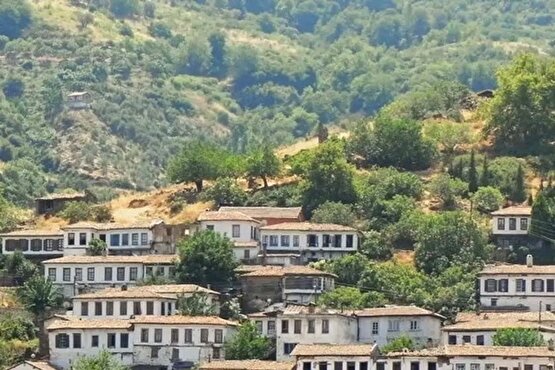 آیا پاییز فصل مناسبی برای سفر به ازمیر است؟