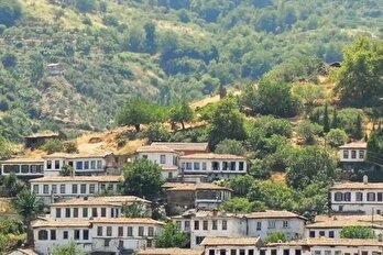 آیا پاییز فصل مناسبی برای سفر به ازمیر است؟