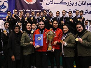 جام کوثر بر دستان دختران گروه زر (زرماکارون)