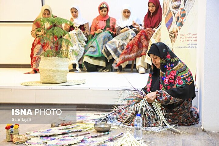 یا باید شغل‌مان را تغییر دهیم یا مهاجرت کنیم