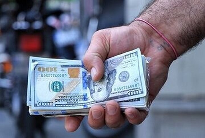 وضعیت بازار ارز تهران / خطر دلارهای آبی تقلبی ادامه دارد
