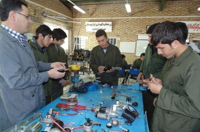 چرا استقبال از هنرستان‌ها در صنعتی بیشتر ارسال می‌شود؟