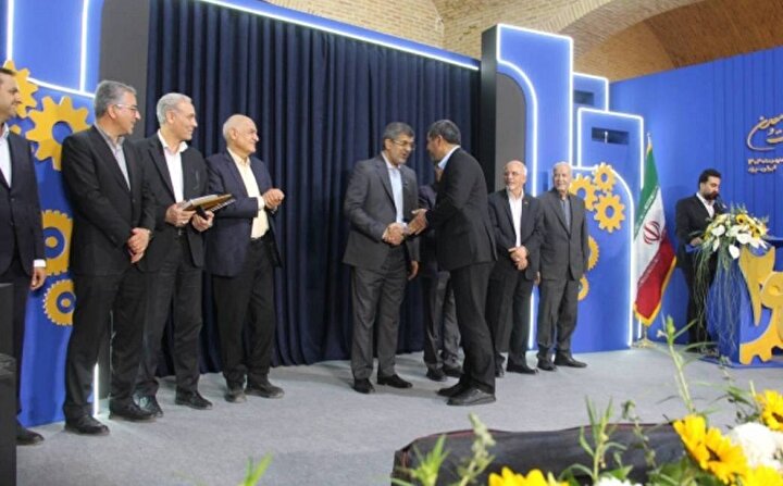 قدردانی استاندار یزد از مدیرعامل چادرملو