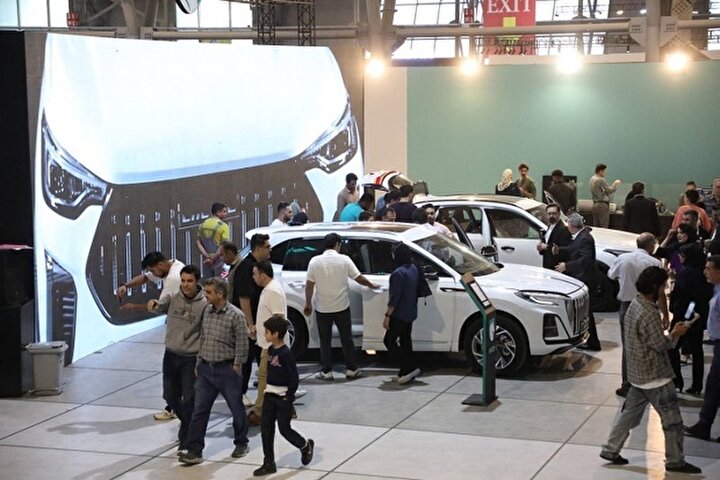 ایران‌خودرو محصولات جدید را به نصف‌جهان آورد