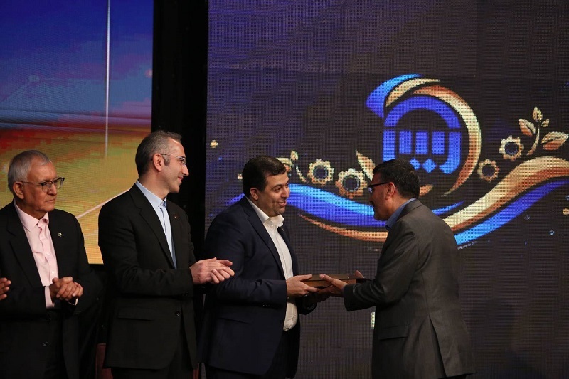 تقدیر از تلاش ارزش آفرین مدیران ارشد بیمه آسیا تقدیر از تلاش ارزش آفرین مدیران ارشد بیمه آسیا