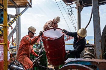 پشت پرده درآمد نفتی ایران؛ از رکورد صادرات تا کاهش قیمت